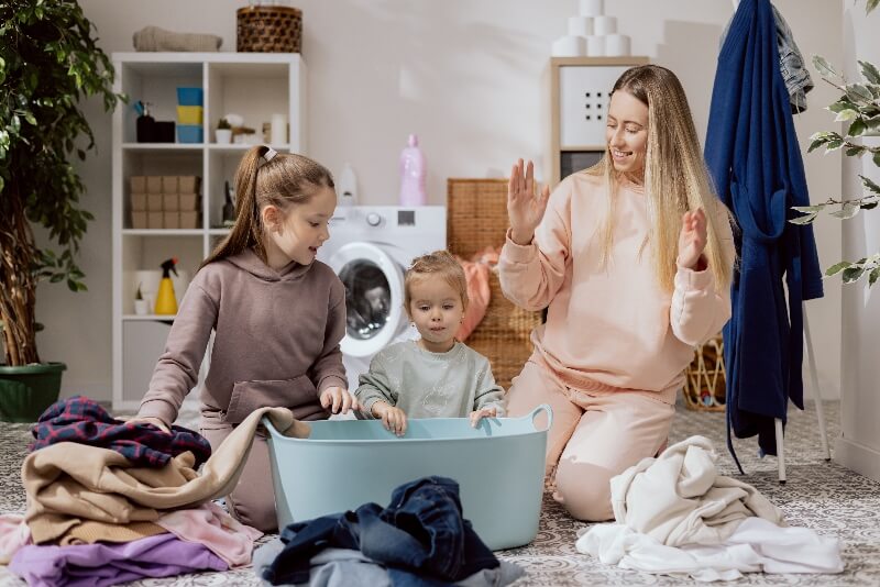 clothes sorting game 