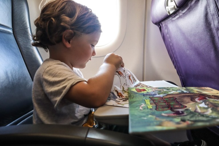 games to entertain kids while traveling